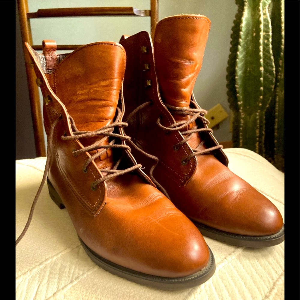 BASS paddock/riding boots.